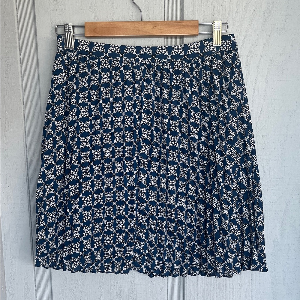 J.‎ Crew Navy and White Pleated Mini Skirt NWT